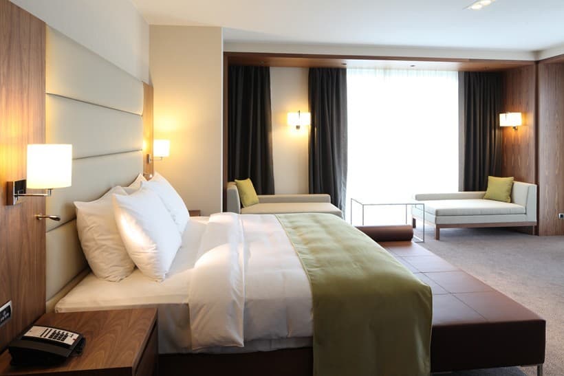 Mobiliario para hoteles y moteles en Ourense